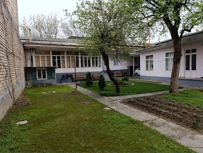 Ул.Мерганча дом 5.13соток 7комнат 350кв.м без ремонта срочно Ул.Мерганча дом 5.13соток 7комнат 350кв.м без ремонта срочно