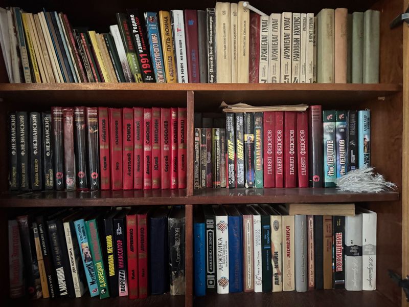 Книги, разные, в большом количестве , около 400 штук , kitoblar Книги, разные, в большом количестве , около 400 штук , kitoblar