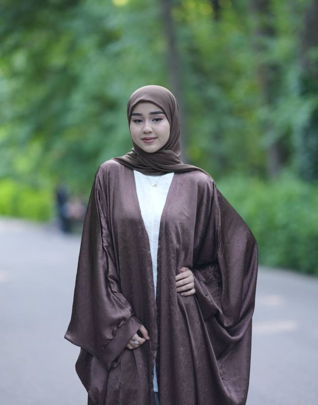 Vecherniy abaya+baza dvoyka(yengi kalta) Vecherniy abaya+baza dvoyka(yengi kalta)