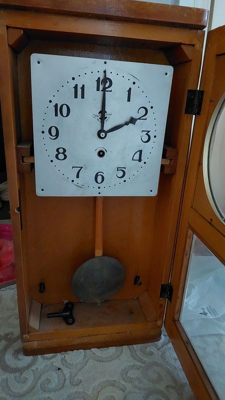 Часы 40-50х годов Свердловский часавой завод. СССР Часы 40-50х годов Свердловский часавой завод. СССР