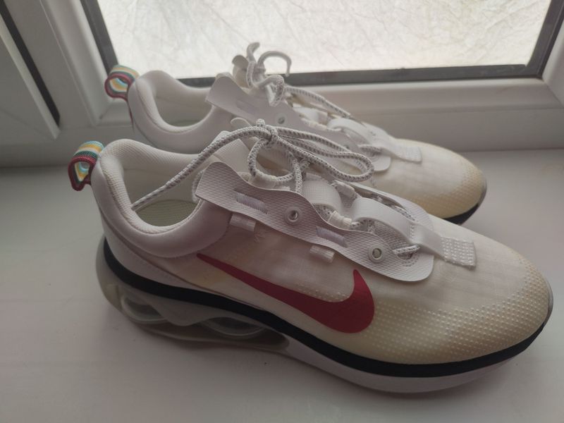 Кроссовки женские Nike AirMax цена договорная