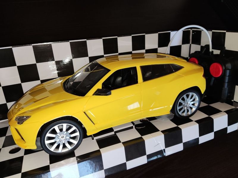 Игрушки, машинка на пульте, радиоуправляемая машинка Lamborghini Urus,