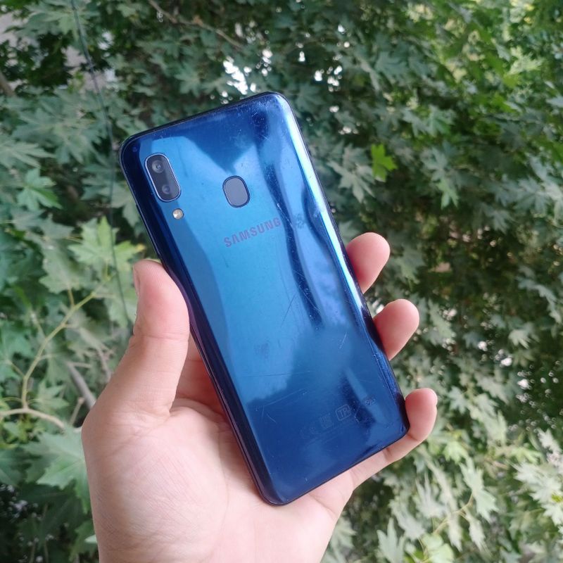 Samsung A20 srochna sotiladi Samsung A20 srochna sotiladi