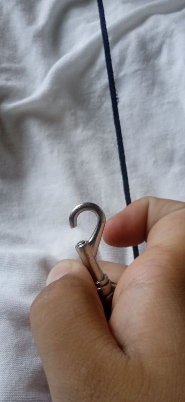It sayr qilish uchun 3 metr arqon qatiq buĝilmaydi va yengil itga foyd