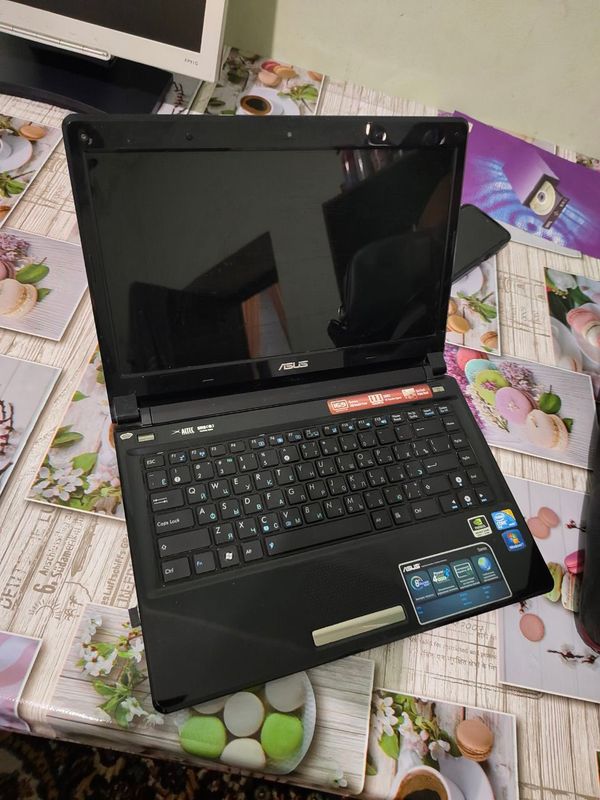 ноутбук ASUS. ASUS