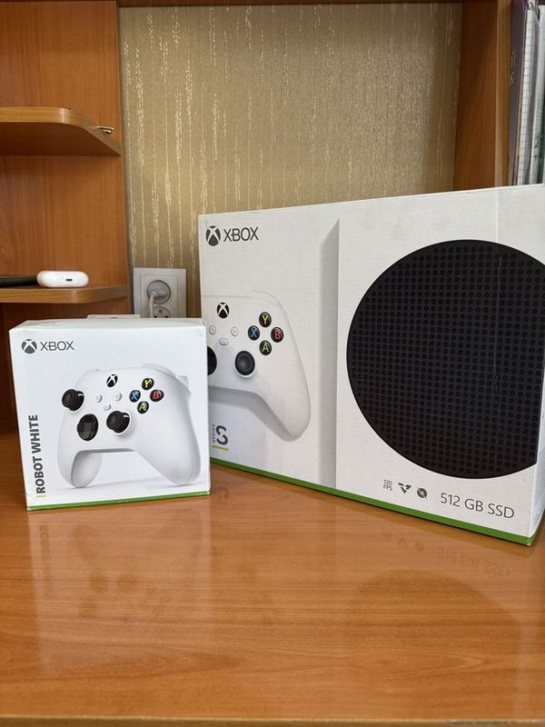 Продаю Xbox Series S