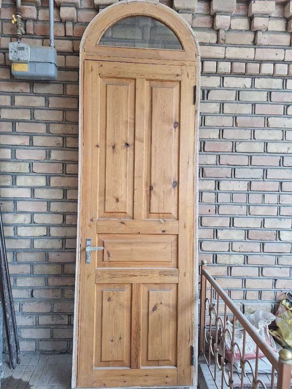 Двери, из дерева (массив), см. фото. Двери, из дерева (массив), см. фото.