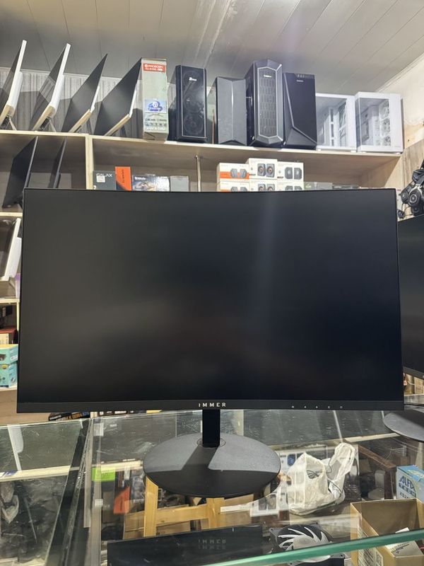 IMMER 24" 75hz Curved Monitor Holat zo'r IMMER 24" 75hz Curved Monitor Holat zo'r