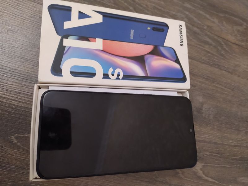 Samsung A10s sotiladi