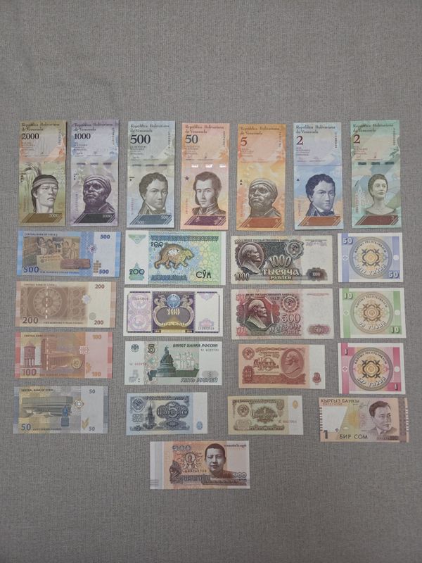 Банкноты для коллекций.