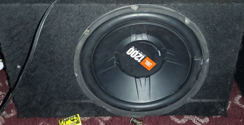 Jbl 1200wat sotiladi Jbl 1200wat sotiladi