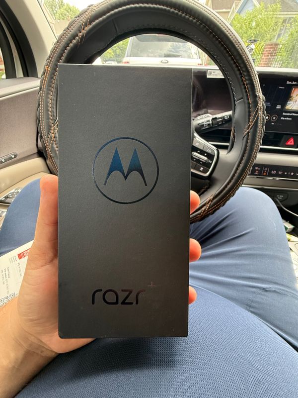 Motorola Razr + 2023 Motorola Razr + 2023
