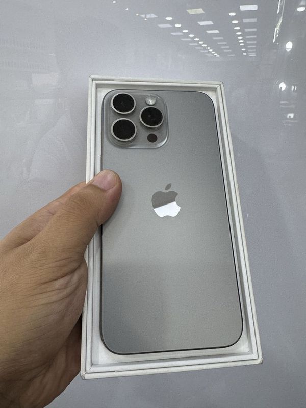 Iphone 15 pro max karobkaliy Iphone 15 pro max karobkaliy