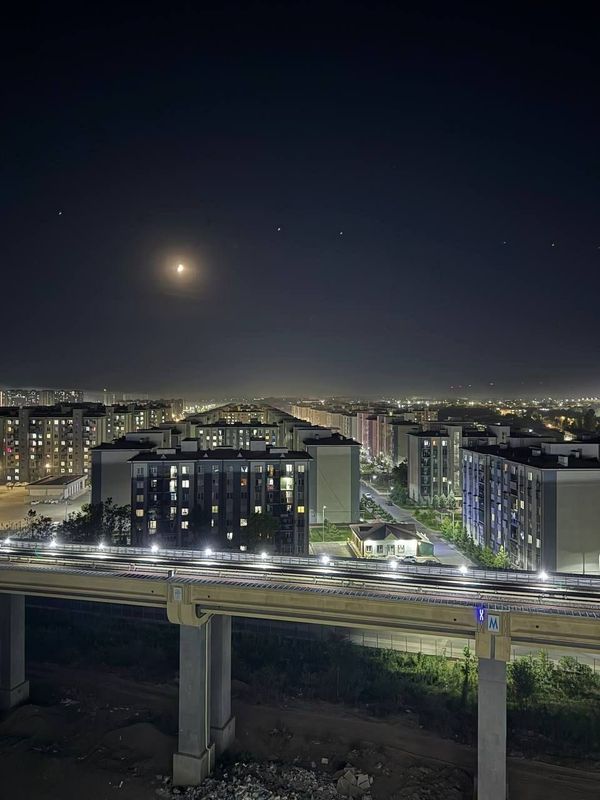 Kvartira choshtema metro tagida yangi domlardan