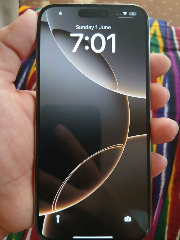 Iphone 15 Pro Max srochniga sotiladi