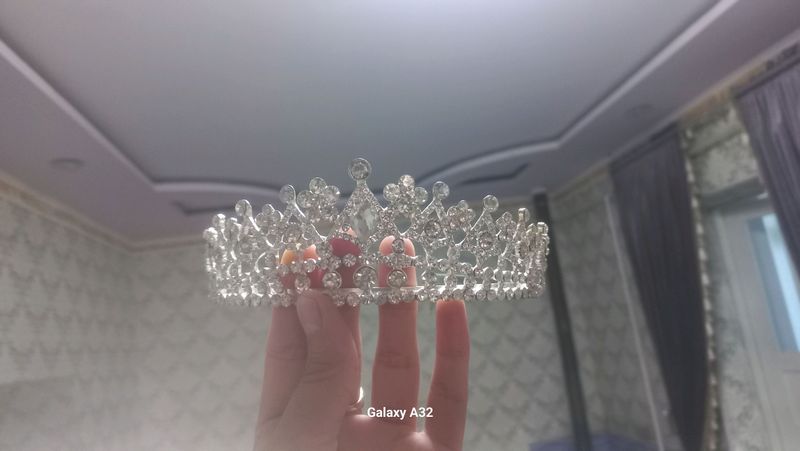 kelin obrazibuchun diadema sotiladi kelin obrazibuchun diadema sotiladi