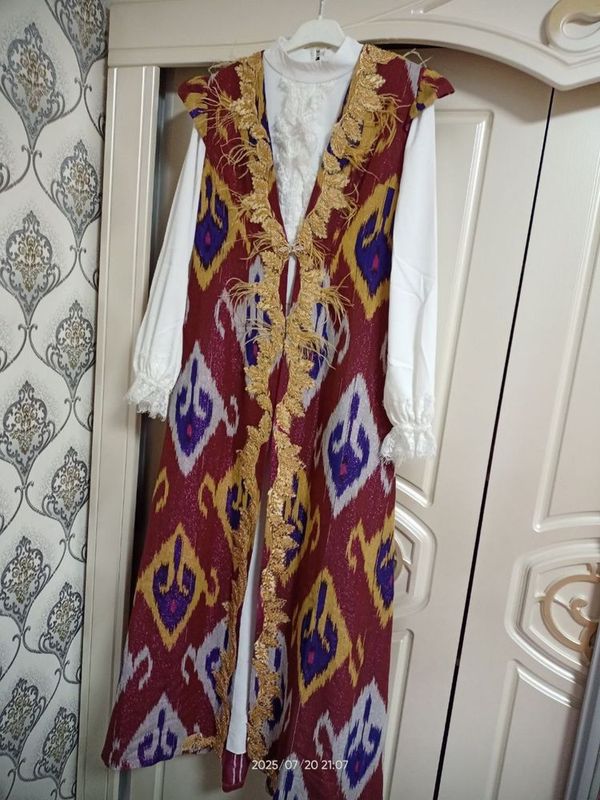 Адрас шарфи билан Адрас шарфи билан