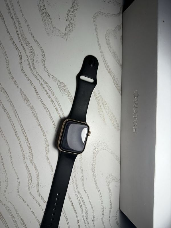 Apple watch series 5 93% Apple watch series 5 93%