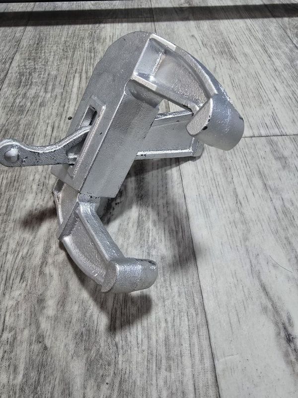 Klinovoy zamok . Klinovoy zamok .