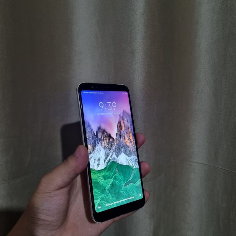 Redmi 5 plus 32gb Redmi 5 plus 32gb