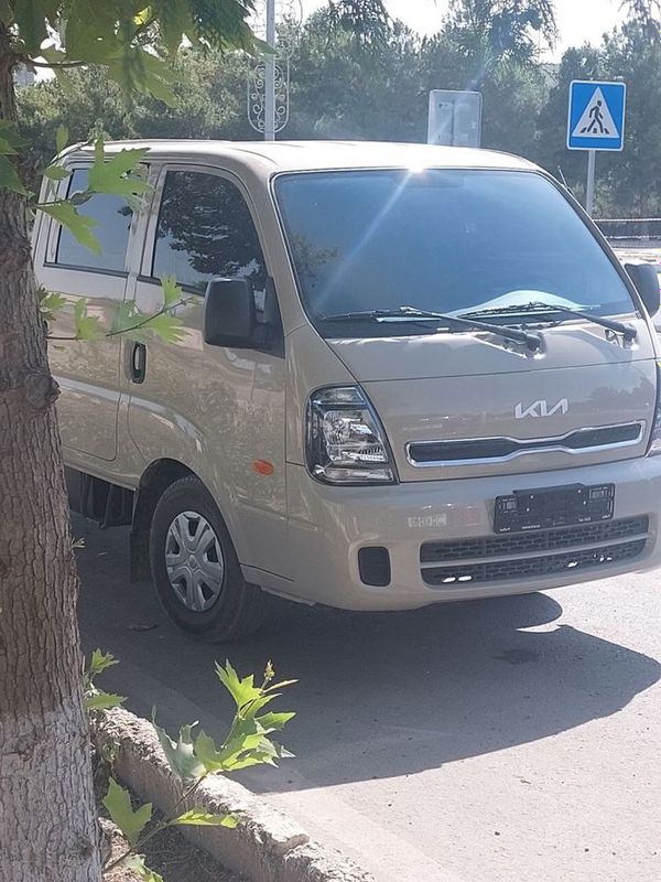 Kia Bongo 2700 yangi