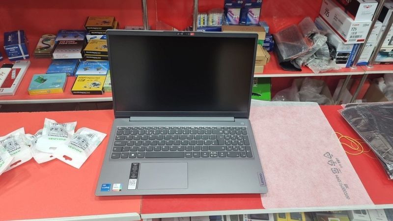 Lenovo core i5 noutbuk sotiladi