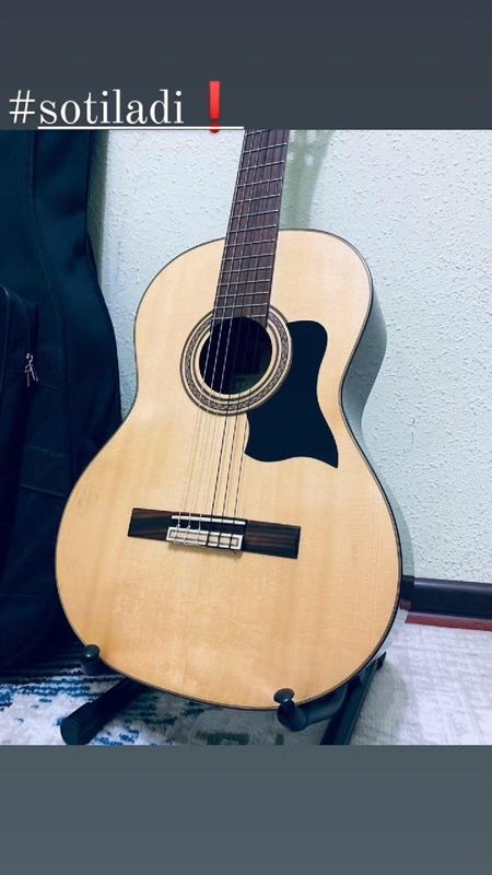 Original Nylon Martinez Guitar sotiladi