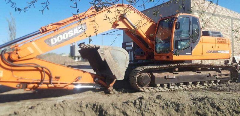 Продаётся Экскаватор DOOSAN 300