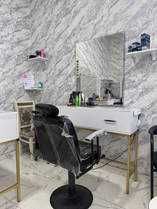 Salon jihozlari srochna sotiladi hammasi yangi Salon jihozlari srochna sotiladi hammasi yangi