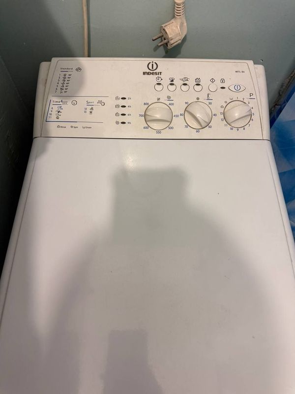 Продаётся Стиральная машинка Indesit Продаётся Стиральная машинка Indesit
