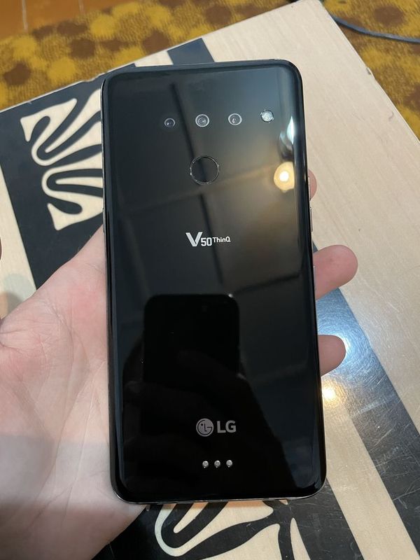 Lg v50thinq в отличном состоянии 6/128. Флагман snapdragon855