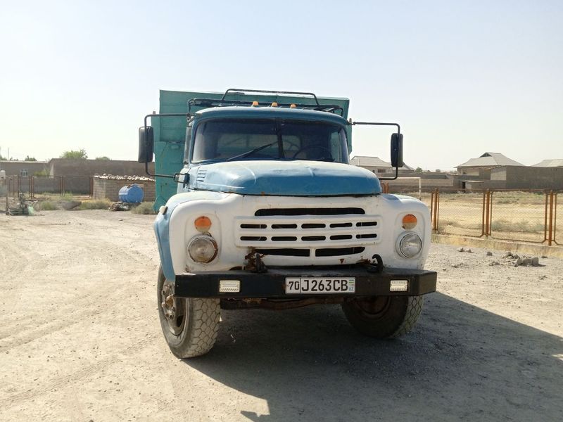 Zil 130 sotiladi. Samasvallari ko'taradi. Holati yaxshi ishlab turgan Zil 130 sotiladi. Samasvallari ko'taradi. Holati yaxshi ishlab turgan