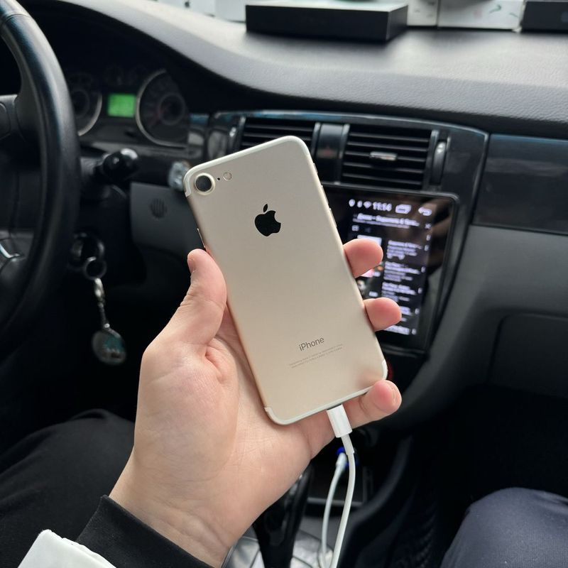 iPhone 7 Gold 32gb 100%Ideal