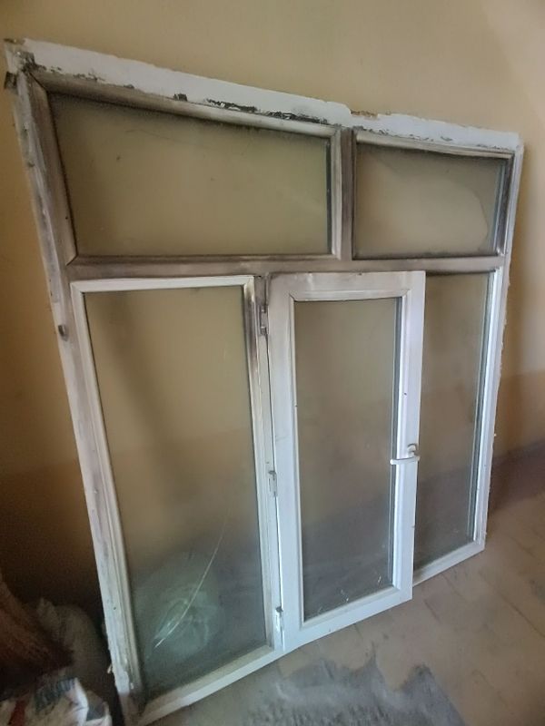 Eski akfa plast oq Eski akfa plast oq