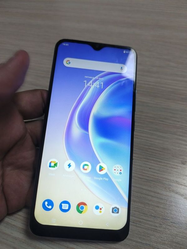 Vivo v21e продам