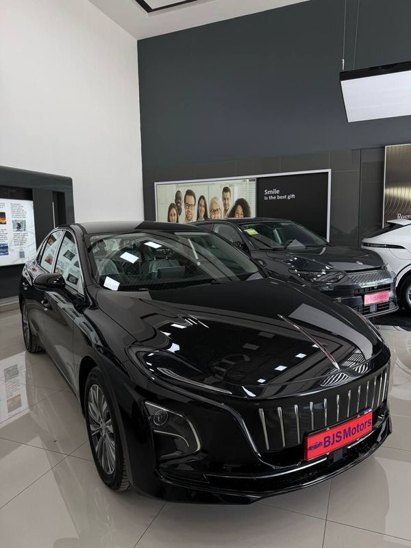 Honqi EQM 5 qora Honqi EQM 5 qora