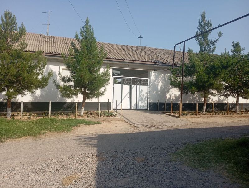 Uy sotiladi 9 xona 18-sotix Uy sotiladi 9 xona 18-sotix