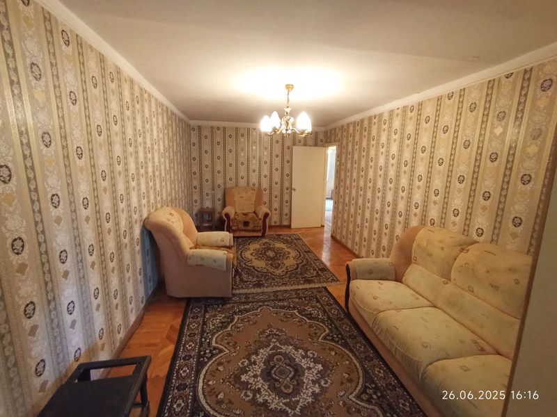 Продается 3 ком квартира прямо метро Максим Горкий Продается 3 ком квартира прямо метро Максим Горкий