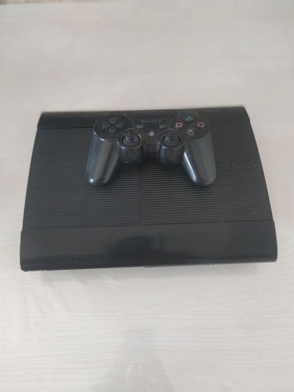 Play Station 3 super slim Play Station 3 super slim