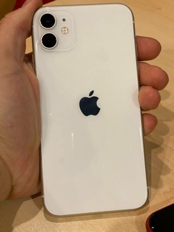 Iphone 11 white sotiladi (obmen)