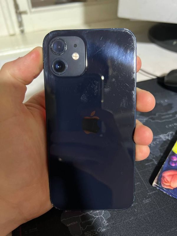 Iphone 12 в хорошем состоянии Iphone 12 в хорошем состоянии