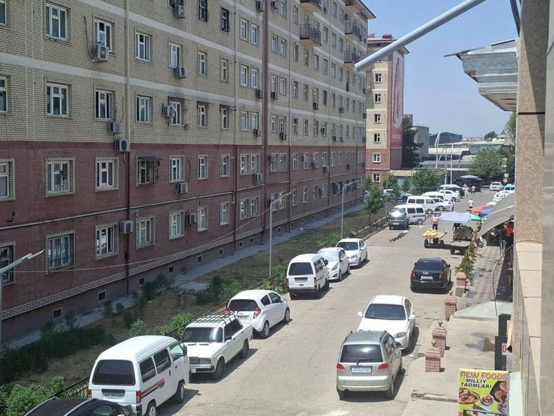 Нотурар учун мўлжалланган квартира сотилади