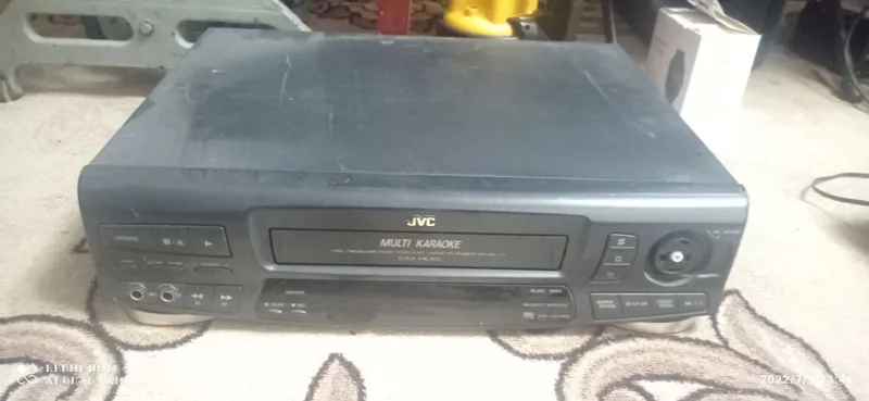 Видеомагнитафон JVC
