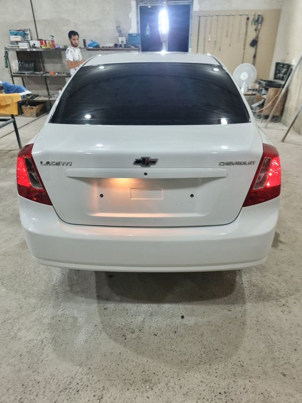 Lasetti 1.8 2011 yil Lasetti 1.8 2011 yil