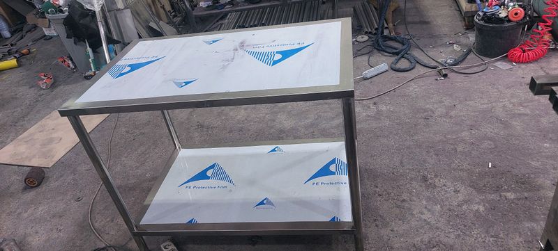 nerjaveka stol.stilaj.gaz pilita.elektir pilta