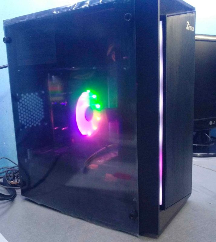 Продаётся Кейс игровой тянит все игры Продаётся Кейс игровой тянит все игры