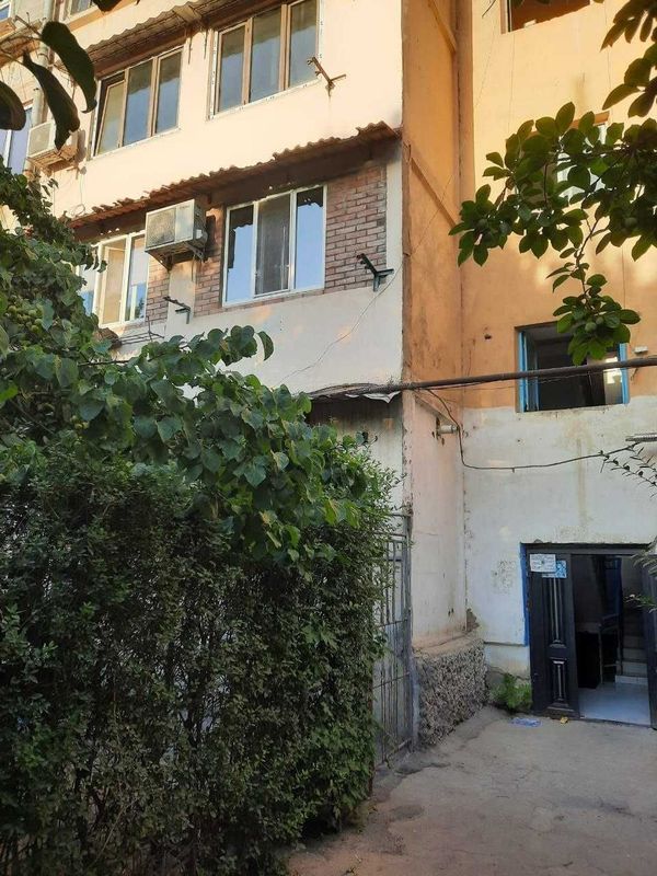 Продается 2-х комнатная квартира · 50 м² · 2/4 этаж + участок 5 соток Продается 2-х комнатная квартира · 50 м² · 2/4 этаж + участок 5 соток