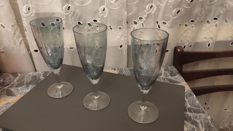 Бокалы снежинка ,цветное стекло, резьба, СССР Бокалы снежинка ,цветное стекло, резьба, СССР