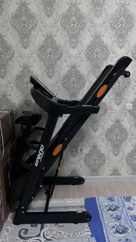 Продаётся беговая дорожка Grand Fitness Продаётся беговая дорожка Grand Fitness
