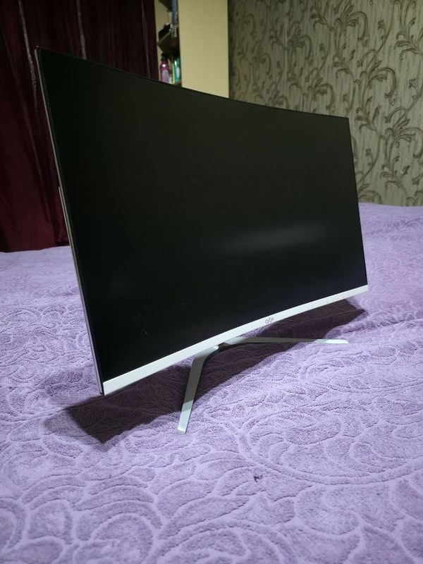 Монитор Artel 27" IPS FHD 165hz (Изогнутый) Монитор Artel 27" IPS FHD 165hz (Изогнутый)